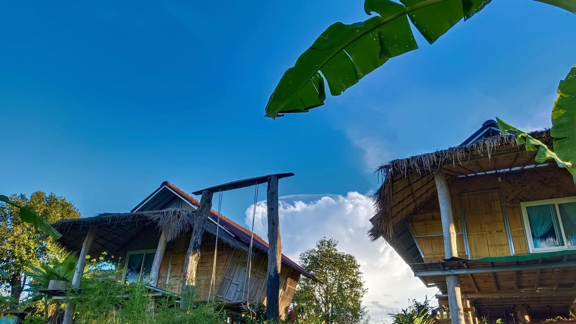 ไร่นิธิสุนทร Nithisoonthon Farmstay Mae Hong Son Exterior foto