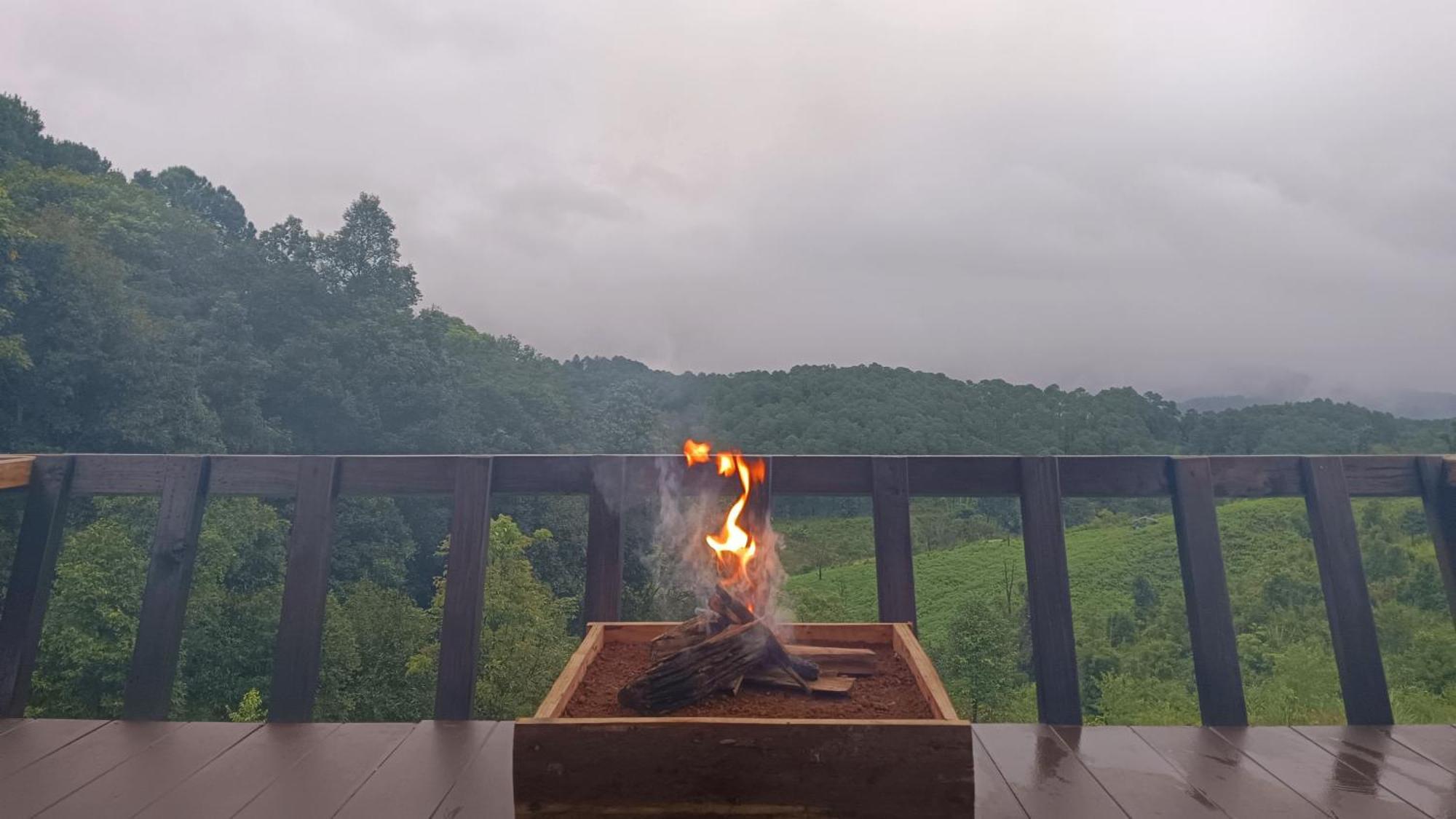 ไร่นิธิสุนทร Nithisoonthon Farmstay Mae Hong Son Exterior foto