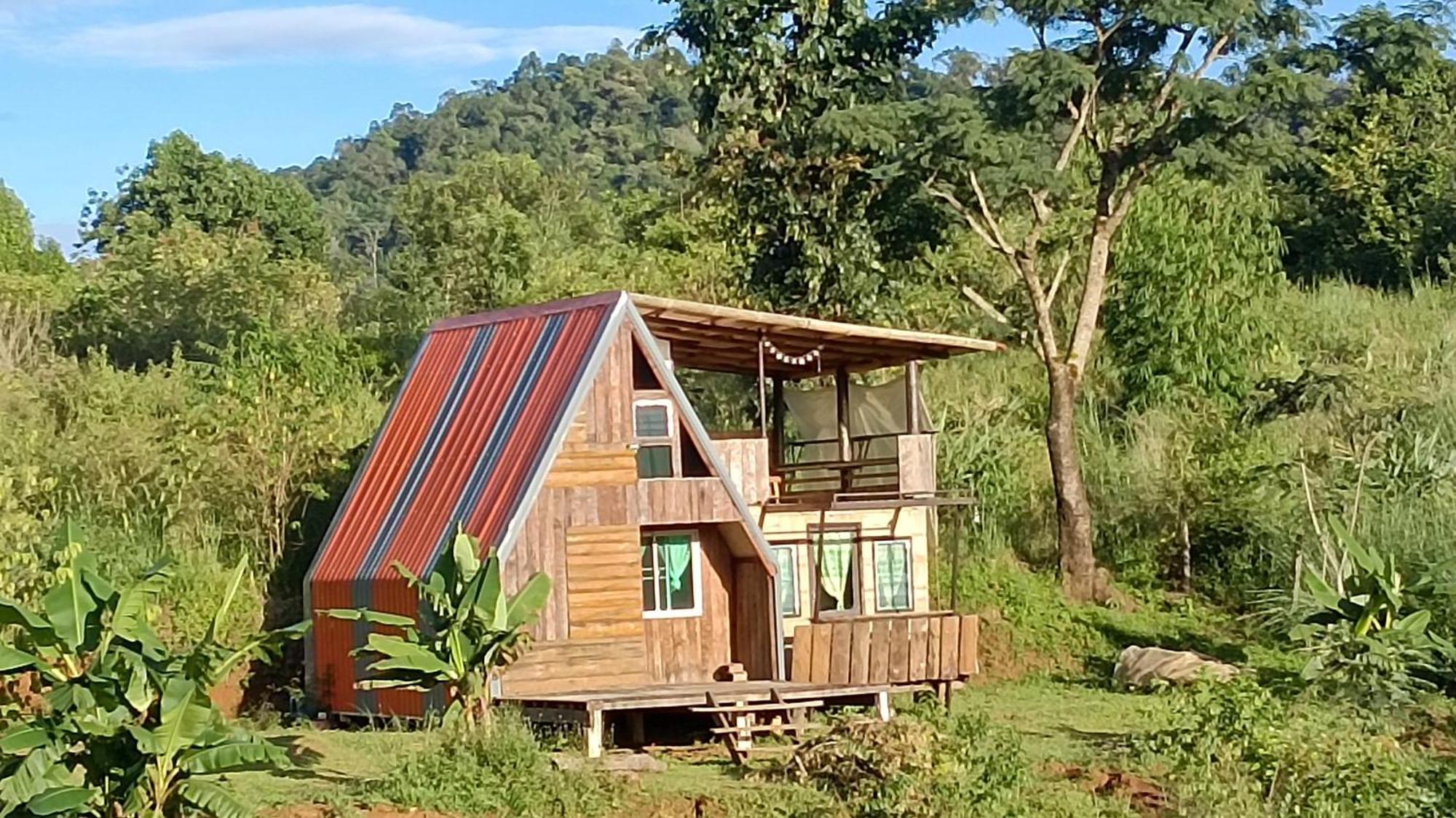 ไร่นิธิสุนทร Nithisoonthon Farmstay Mae Hong Son Exterior foto