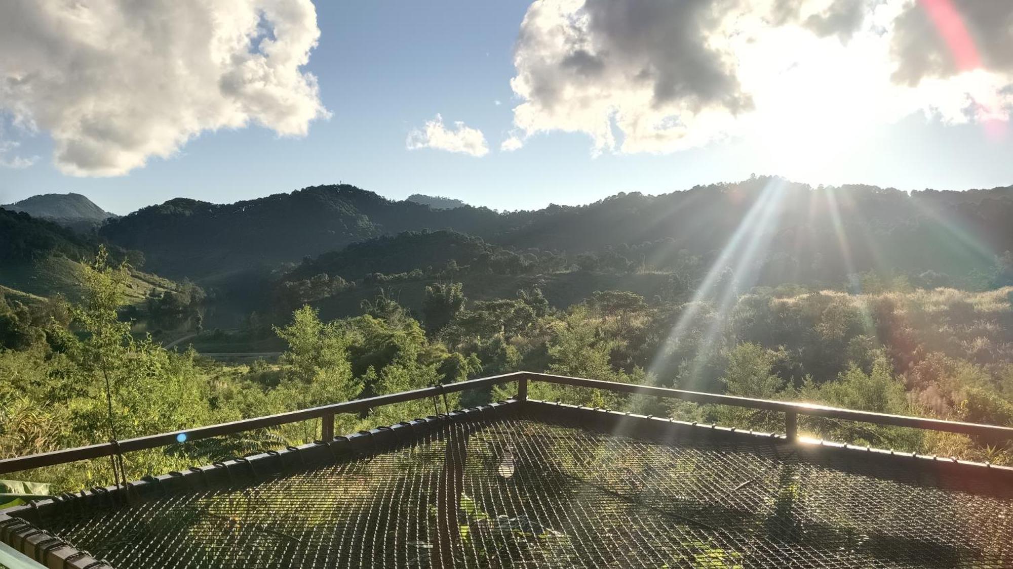 ไร่นิธิสุนทร Nithisoonthon Farmstay Mae Hong Son Exterior foto