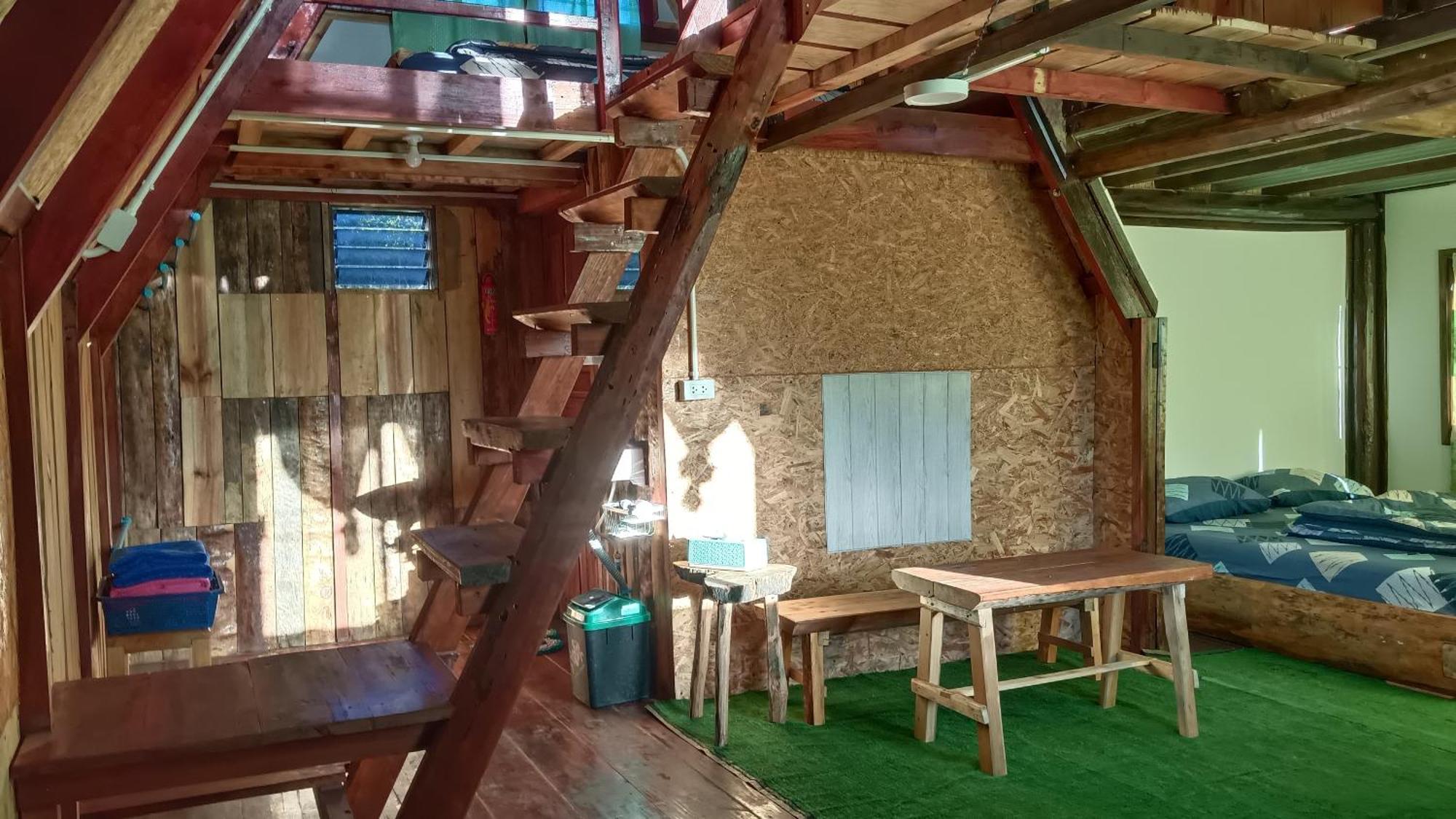 ไร่นิธิสุนทร Nithisoonthon Farmstay Mae Hong Son Exterior foto