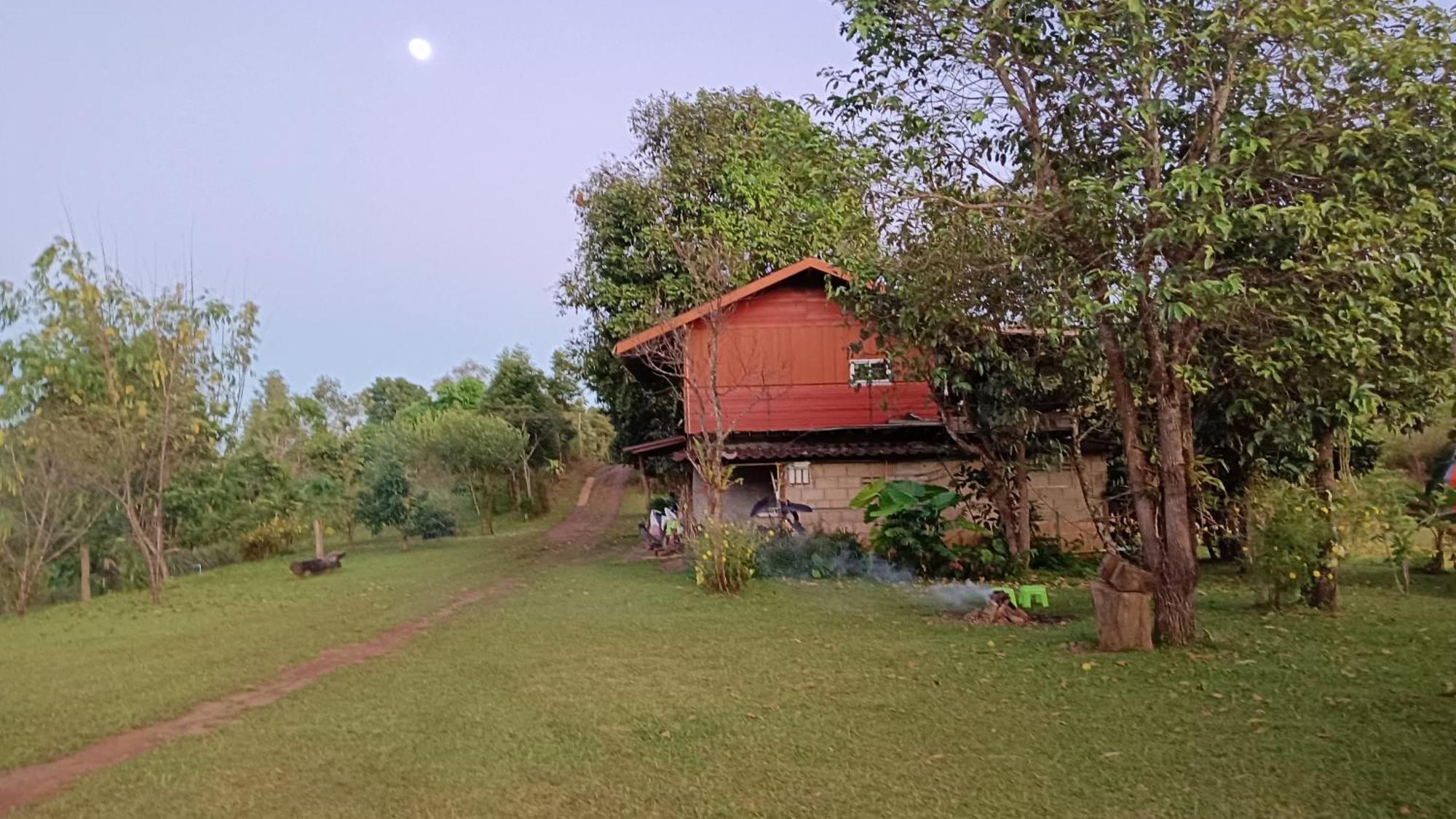 ไร่นิธิสุนทร Nithisoonthon Farmstay Mae Hong Son Exterior foto