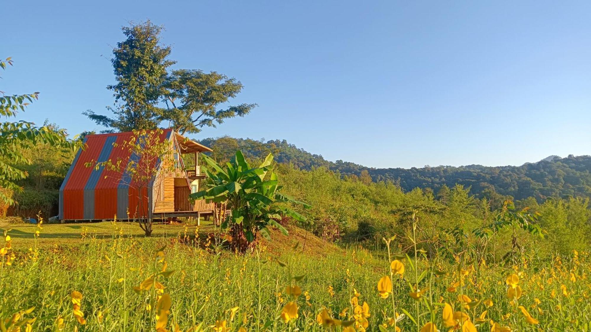 ไร่นิธิสุนทร Nithisoonthon Farmstay Mae Hong Son Exterior foto